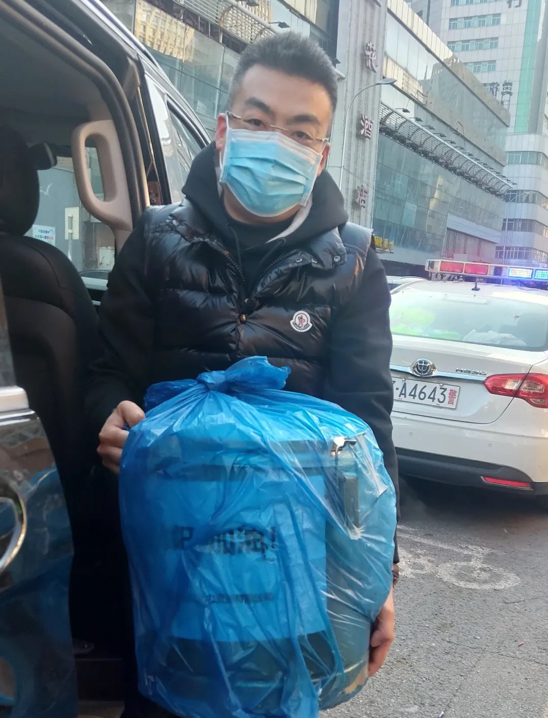 沃锐达慰问代表张智总经理
